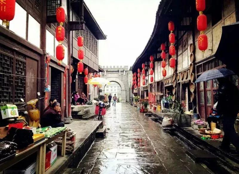 老师接送团出发！老师组团开车跨省送85名学生回家过年